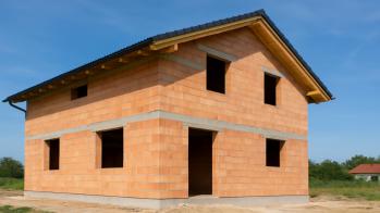 Θερμομονωτικά τούβλα: Πώς συμβάλλουν στην ενεργειακή απόδοση των κτιρίων Θερμομονωτικά τούβλα: Πώς συμβάλλουν στην ενεργειακή απόδοση των κτιρίων