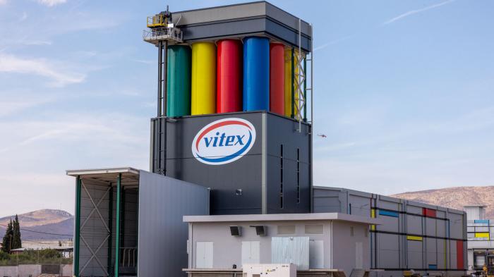 Ο «Χρωμόπυργος» της Vitex που αλλάζει τα δεδομένα στην παραγωγή δομικών χημικών Ο «Χρωμόπυργος» της Vitex που αλλάζει τα δεδομένα στην παραγωγή δομικών χημικών