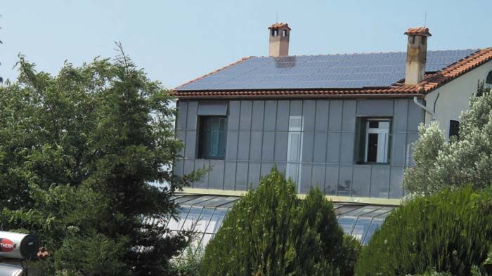 Αυτονόμηση εξοχικής κατοικίας με φωτοβολταϊκά