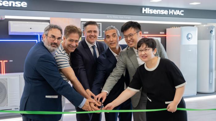 Εγκαίνια του Hisense Experience Center στην Αθήνα παρουσία της πολιτείας 